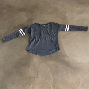 grey jersey shirt